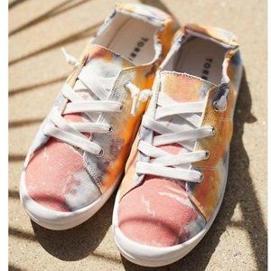 Torrid RILEY - MULTI TIE-DYE RUCHED SNEAKER (WW)